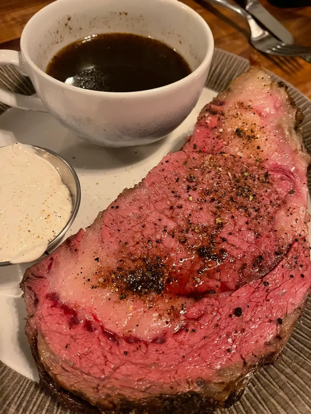 AZ Phoenix Food Exploration: I Went to a 🥩 Steakhouse for the Bread Rolls