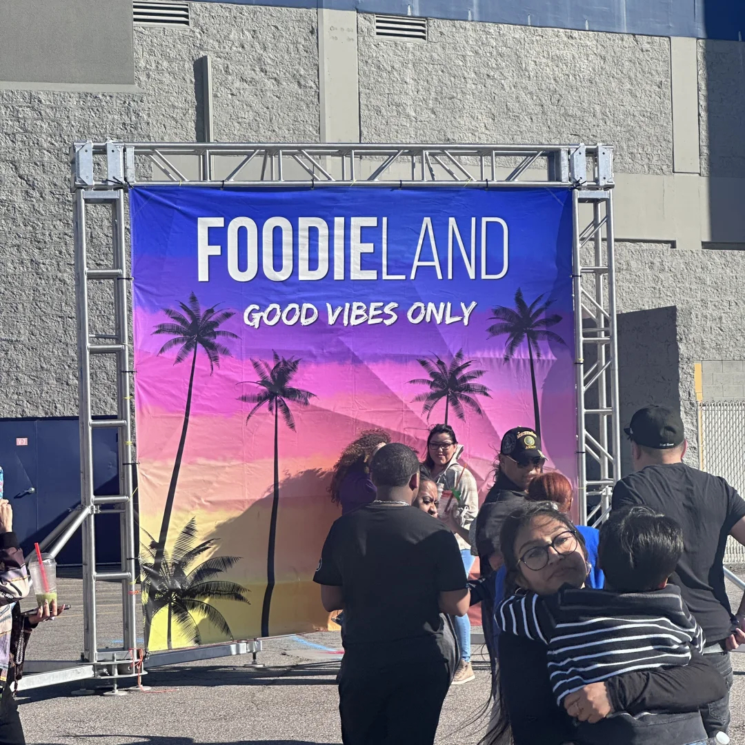 "Vegas Night Market" – Last Day Today! 🤪