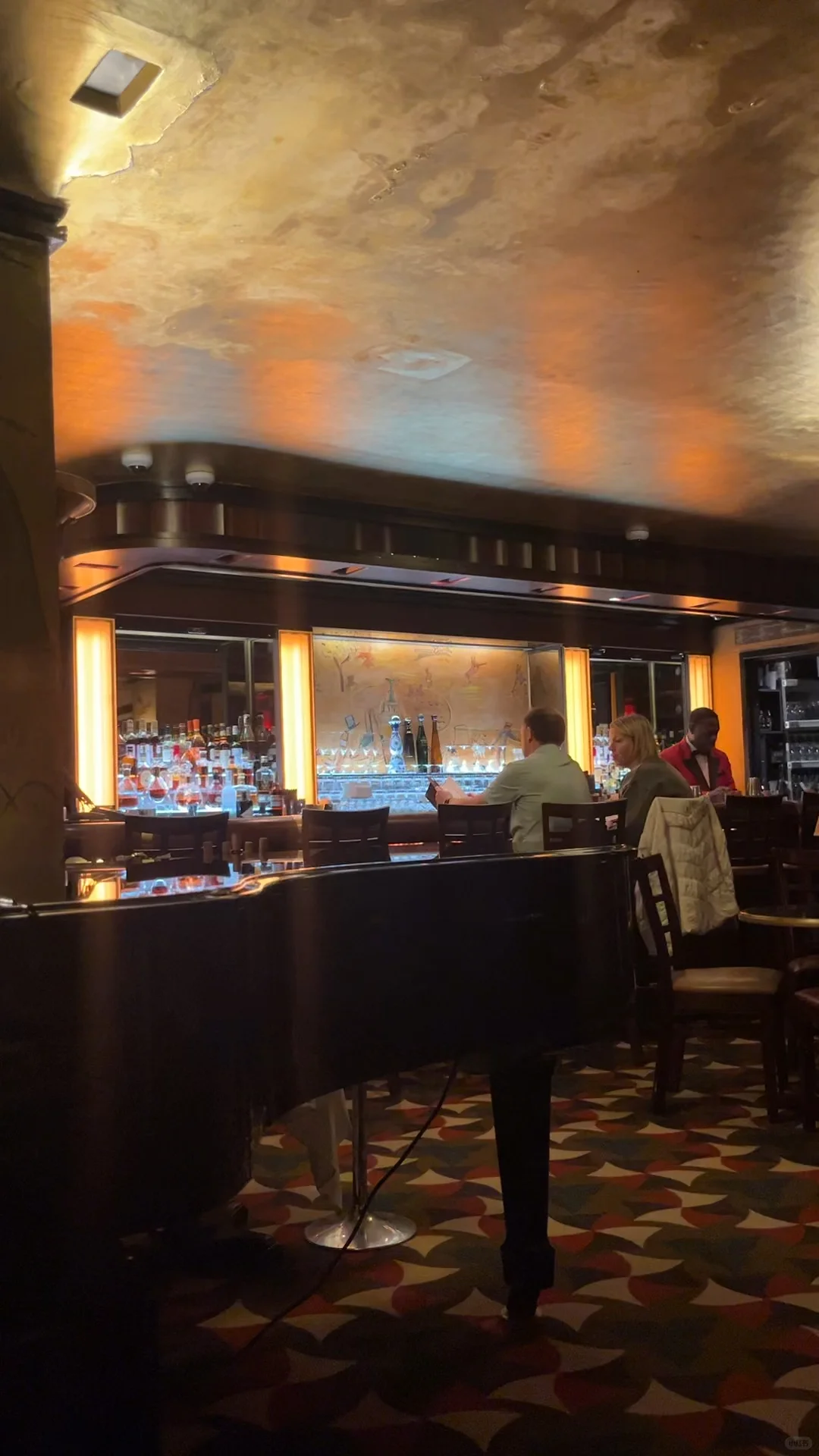 A Rainy Day in New York: The Bar Woody Allen Frequently Visits