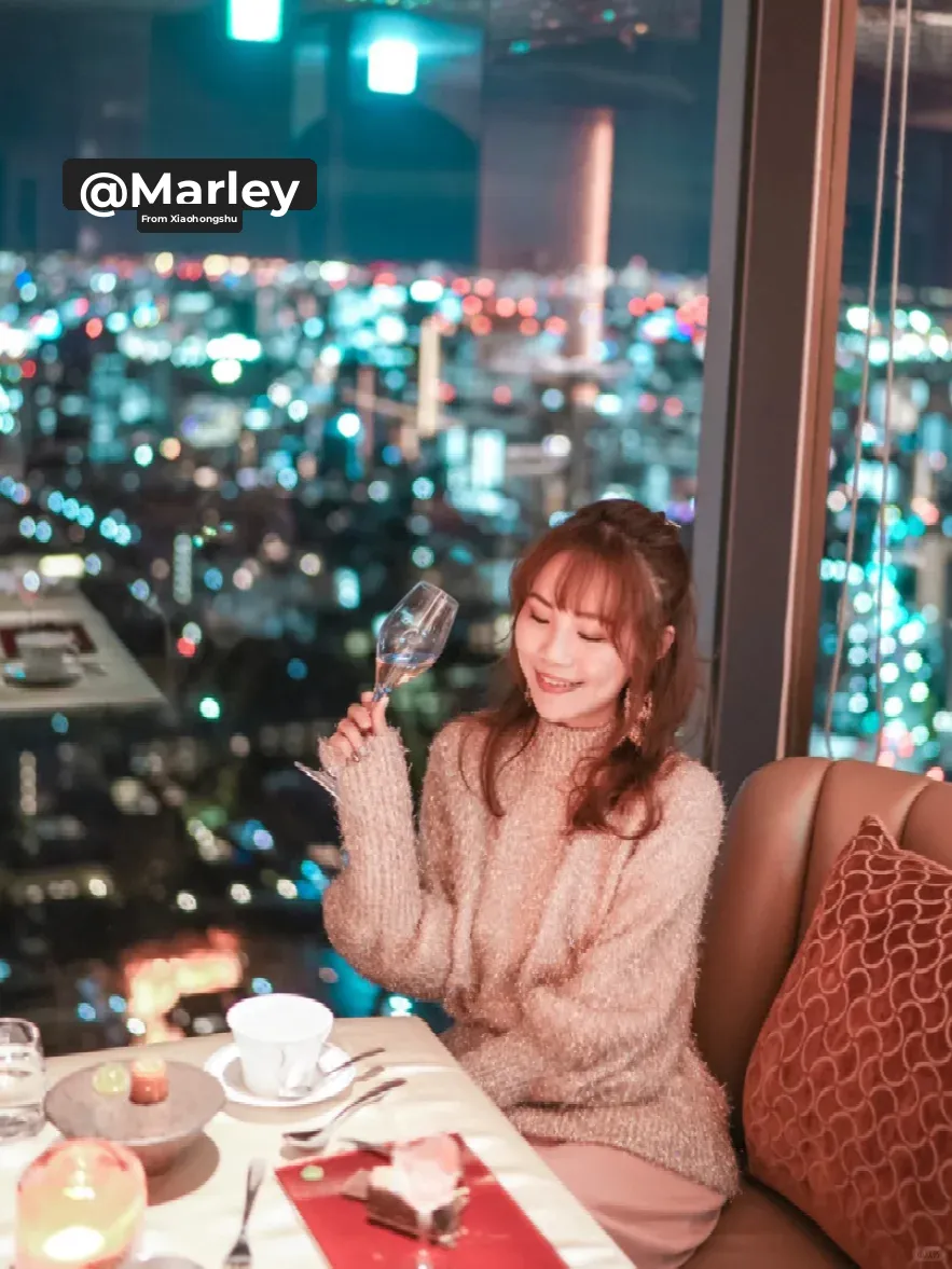 "Nobody Told Me Tokyo Would Be This Much Fun! 😂 Having a Blast!"