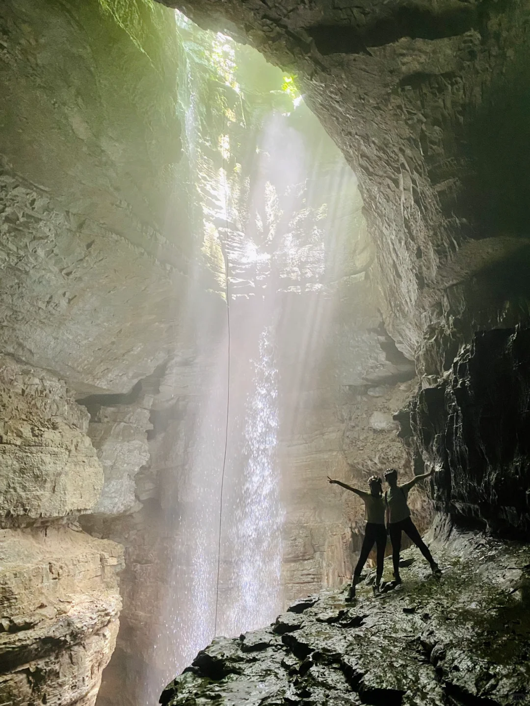 Hidden Gem in Alabama: The Underground Wonder of Stephens Gap 🦇