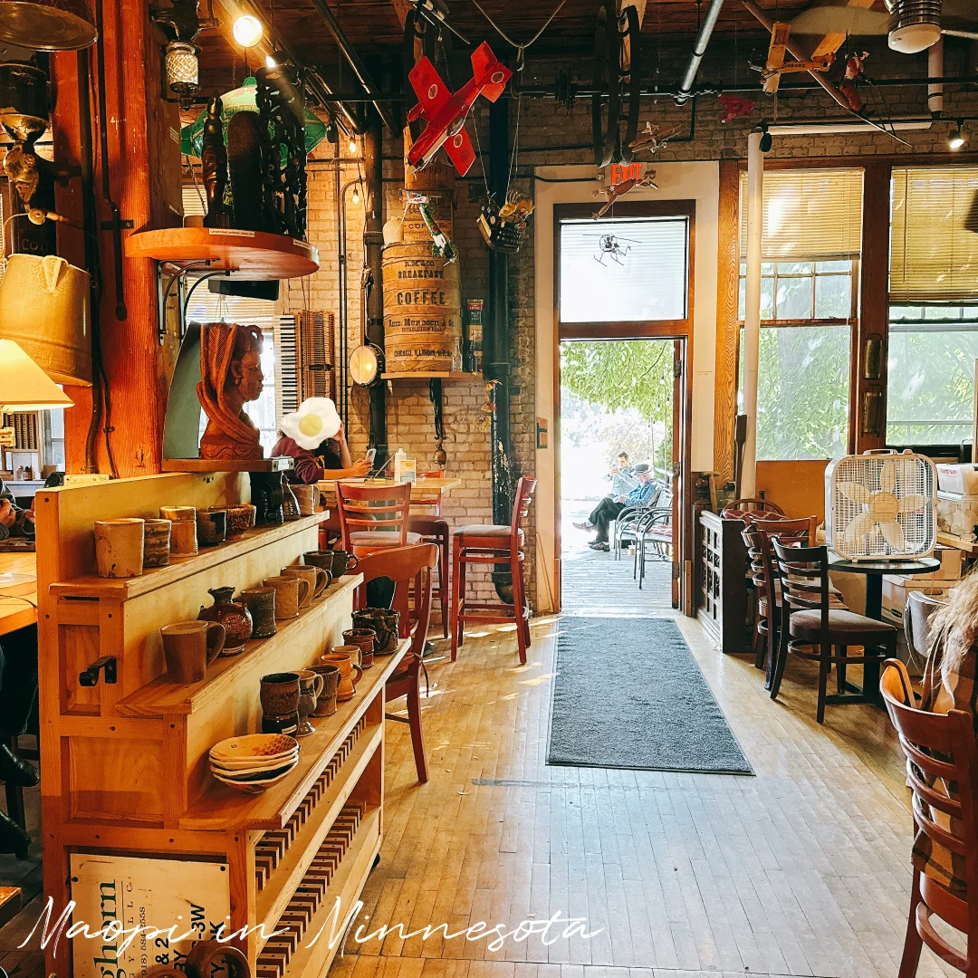 Mojo Coffee Gallery in Minnesota