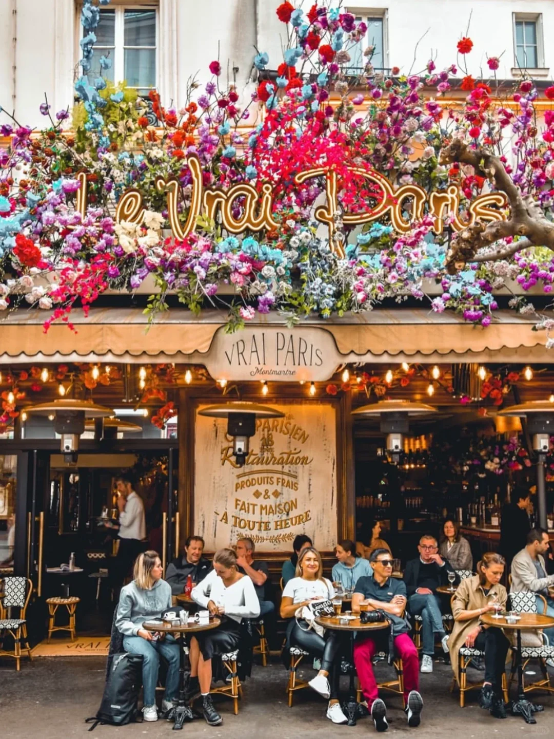 🍃 Parisian Summer Street Corner Cafés ☕️