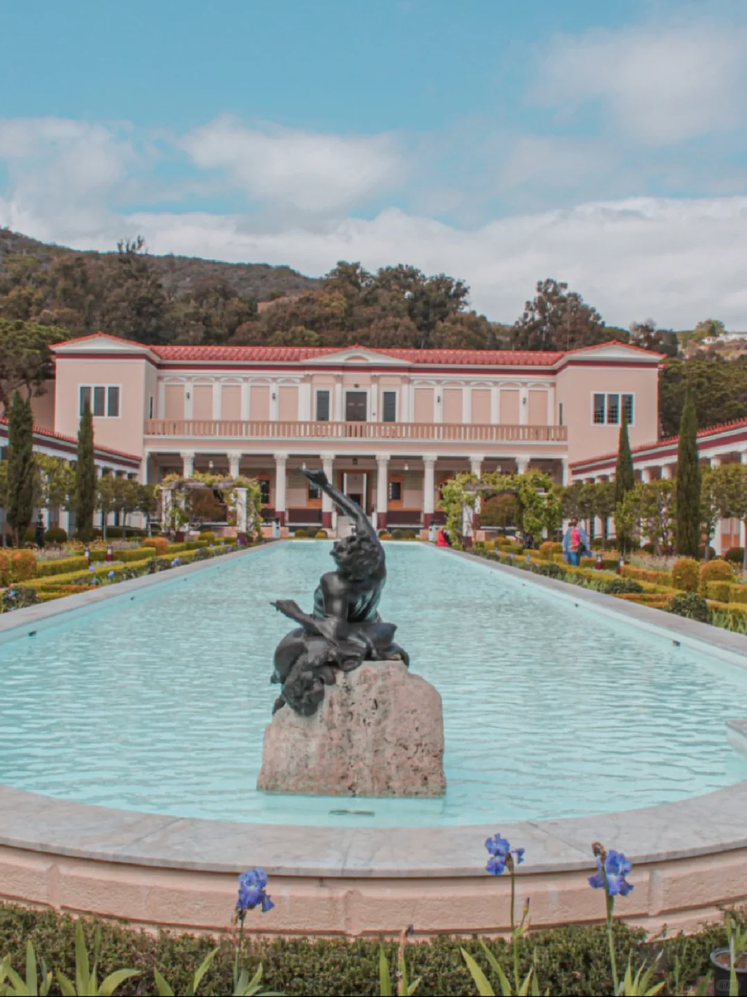 "Hidden Gem Beach Getaway in Los Angeles: Santa Monica ⛱️"