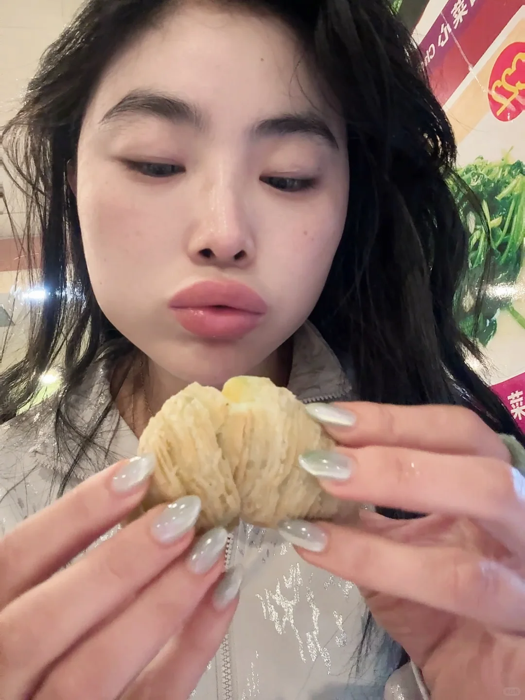 Foodie Sis – Post-Bodybuilding Competition Mukbang: Durian Pastry!