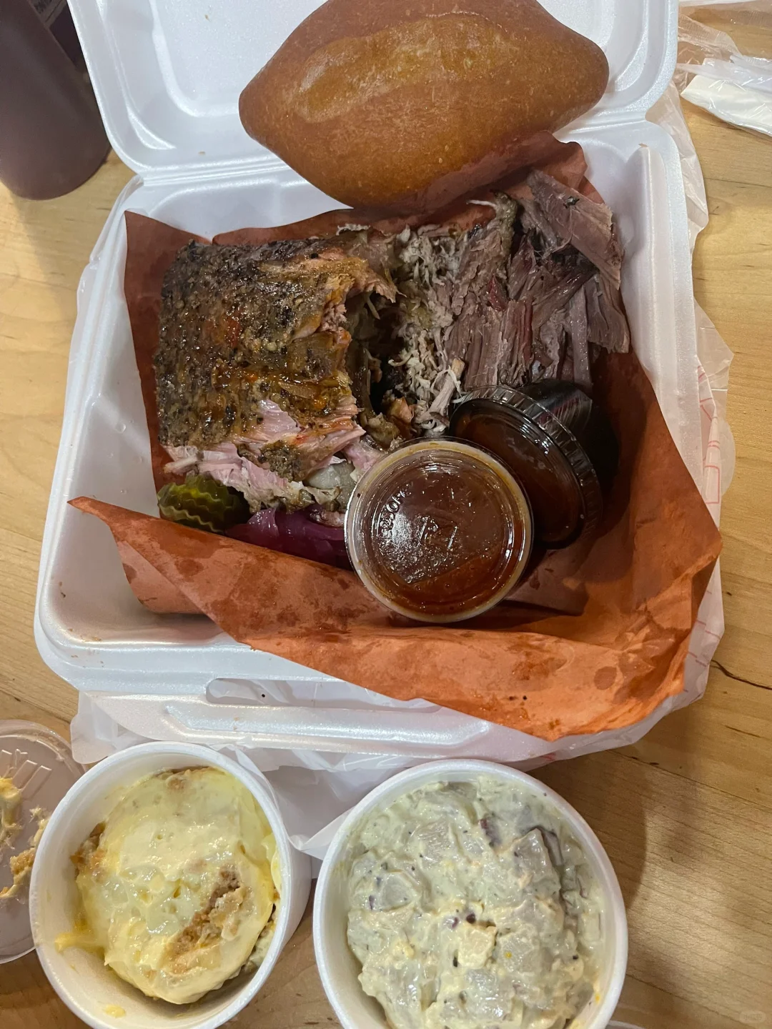 "Eating and Drinking in Atlanta: American BBQ Delights"