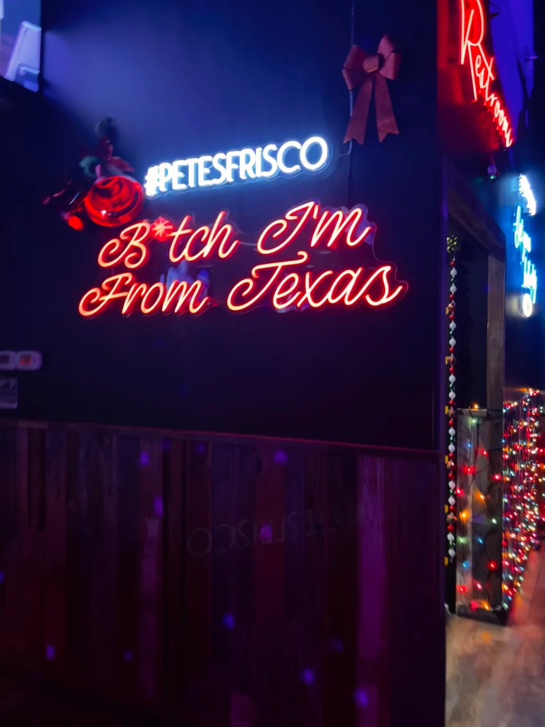 Dallas Food Adventure - Pete's Dueling Piano Bar