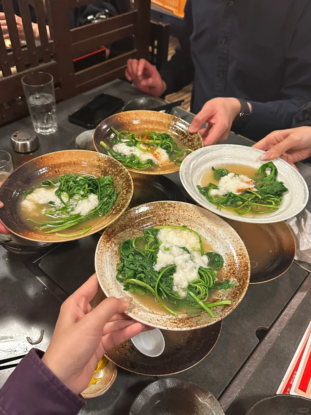 Found some greens in a Taiwanese hot pot place in Osaka... So touched!!