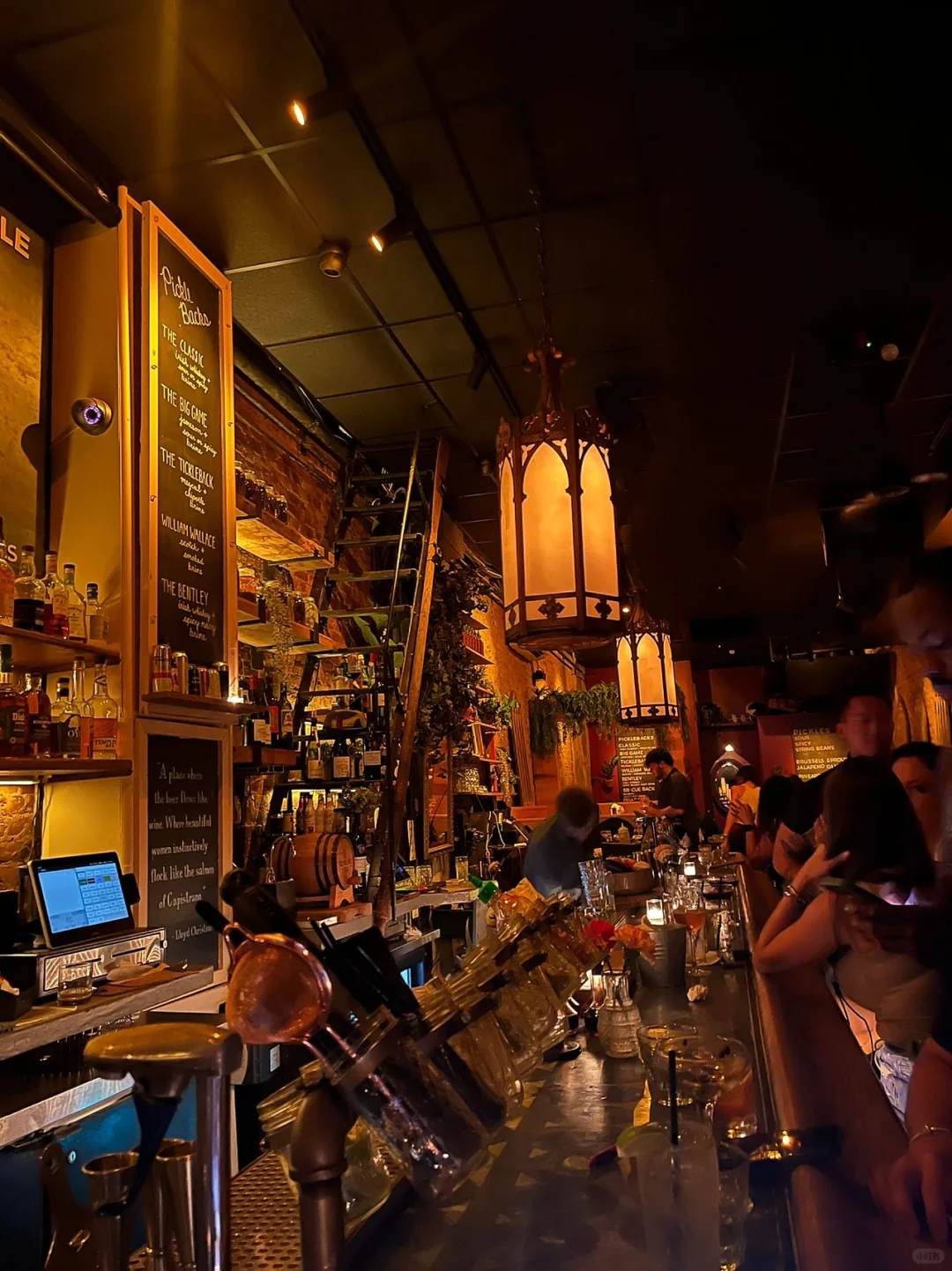 Barhopping in New York's Lower East Side