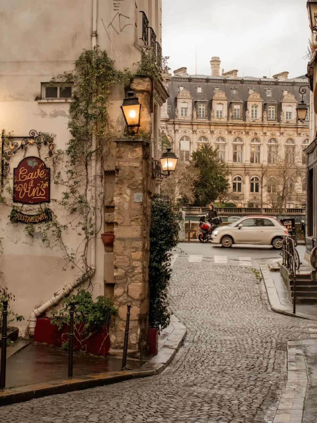 Paris, France | 🔟 Super Chill Photo Spots 📷 That Are So Local