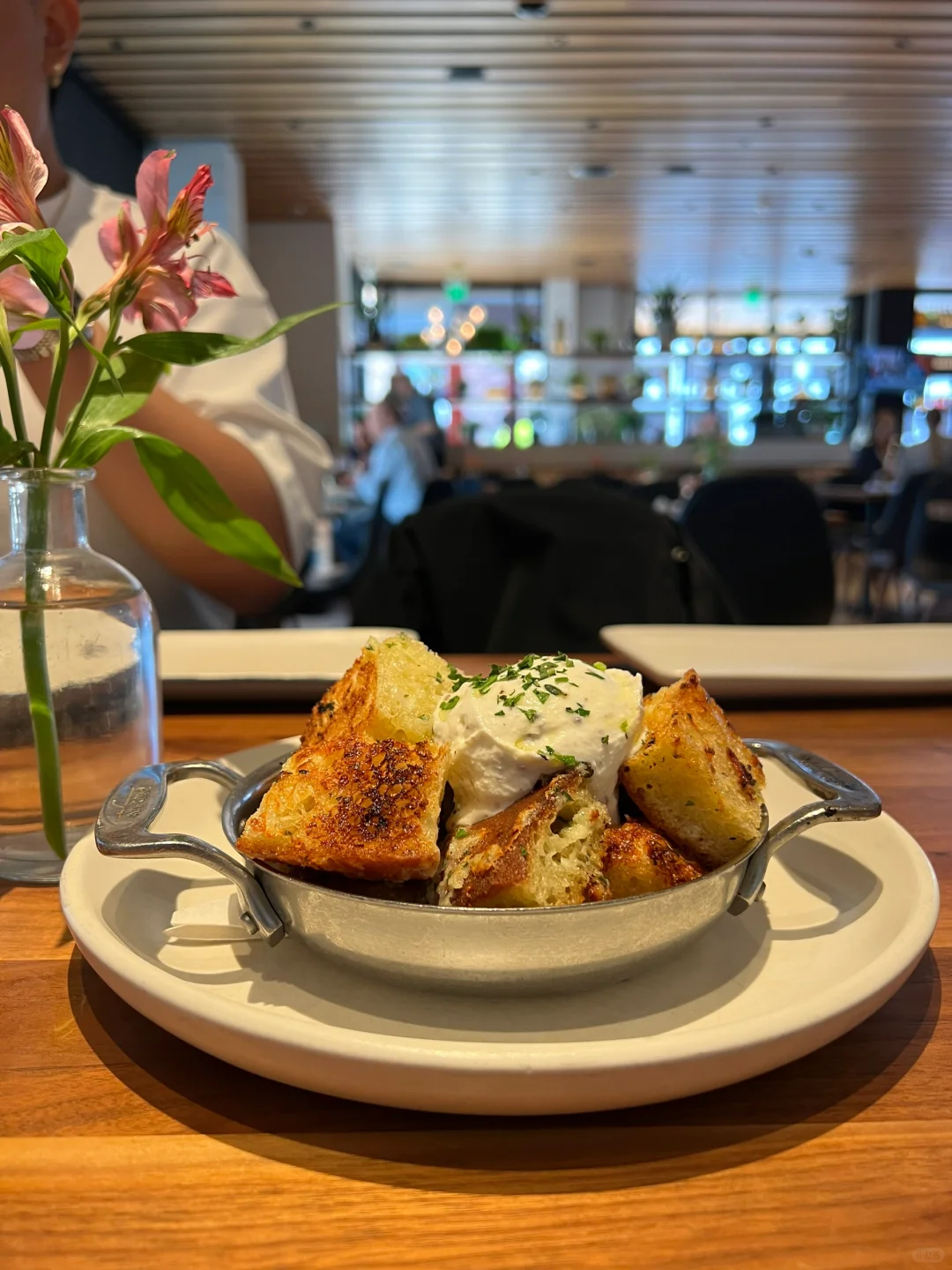 Orlando's Charming Little Italian Eatery