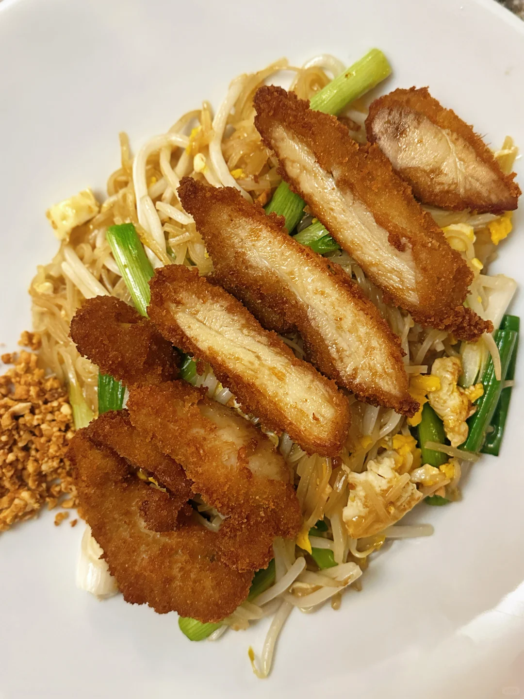 Delicious Pad Thai at a Cozy Eatery in Dedham, Boston (14/100)