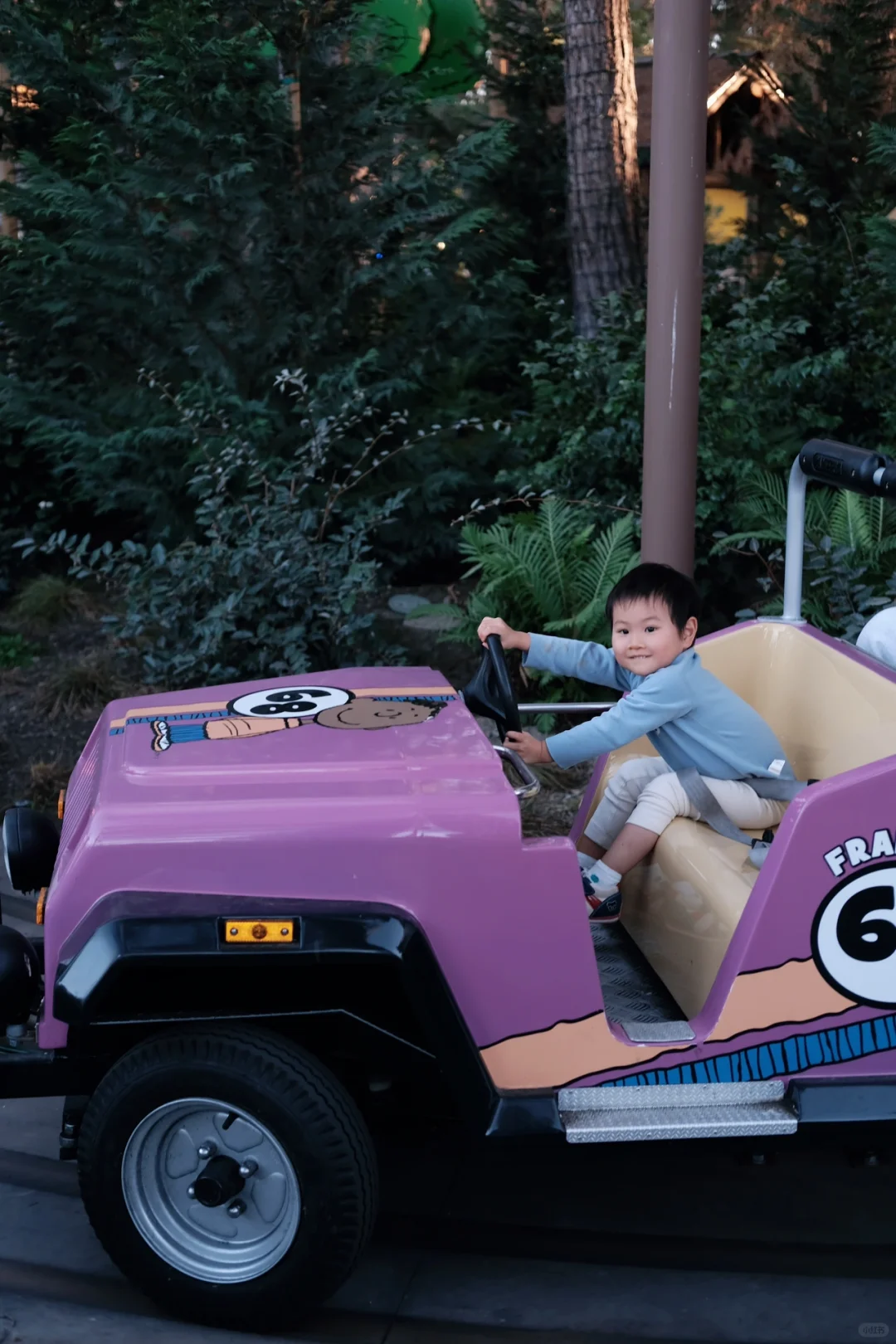 Complete Guide to Tiring Out Your Two-Year-Old at Knott’s Berry Farm 🎢