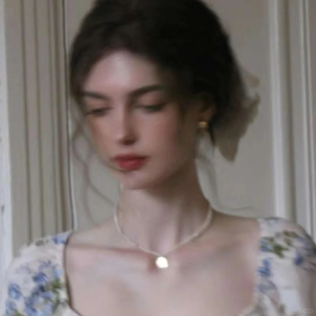 Nicole 