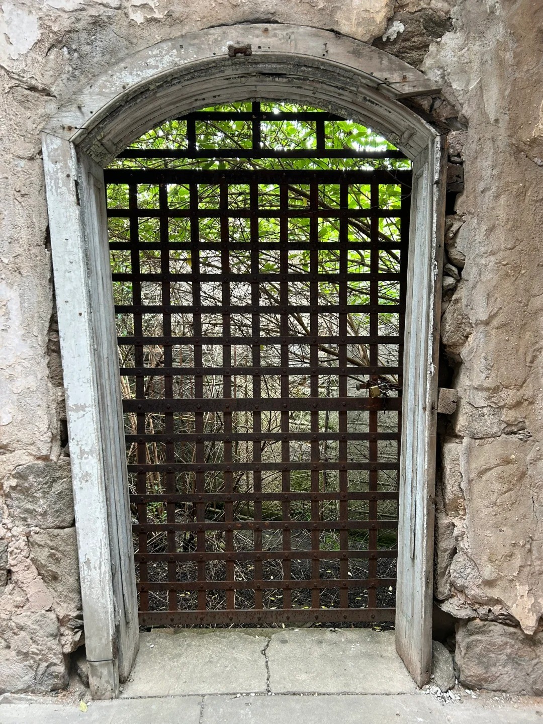 post_image